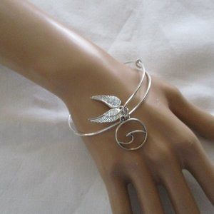 Angel Wing Charm Bracelet Silver Tone New Without Tag